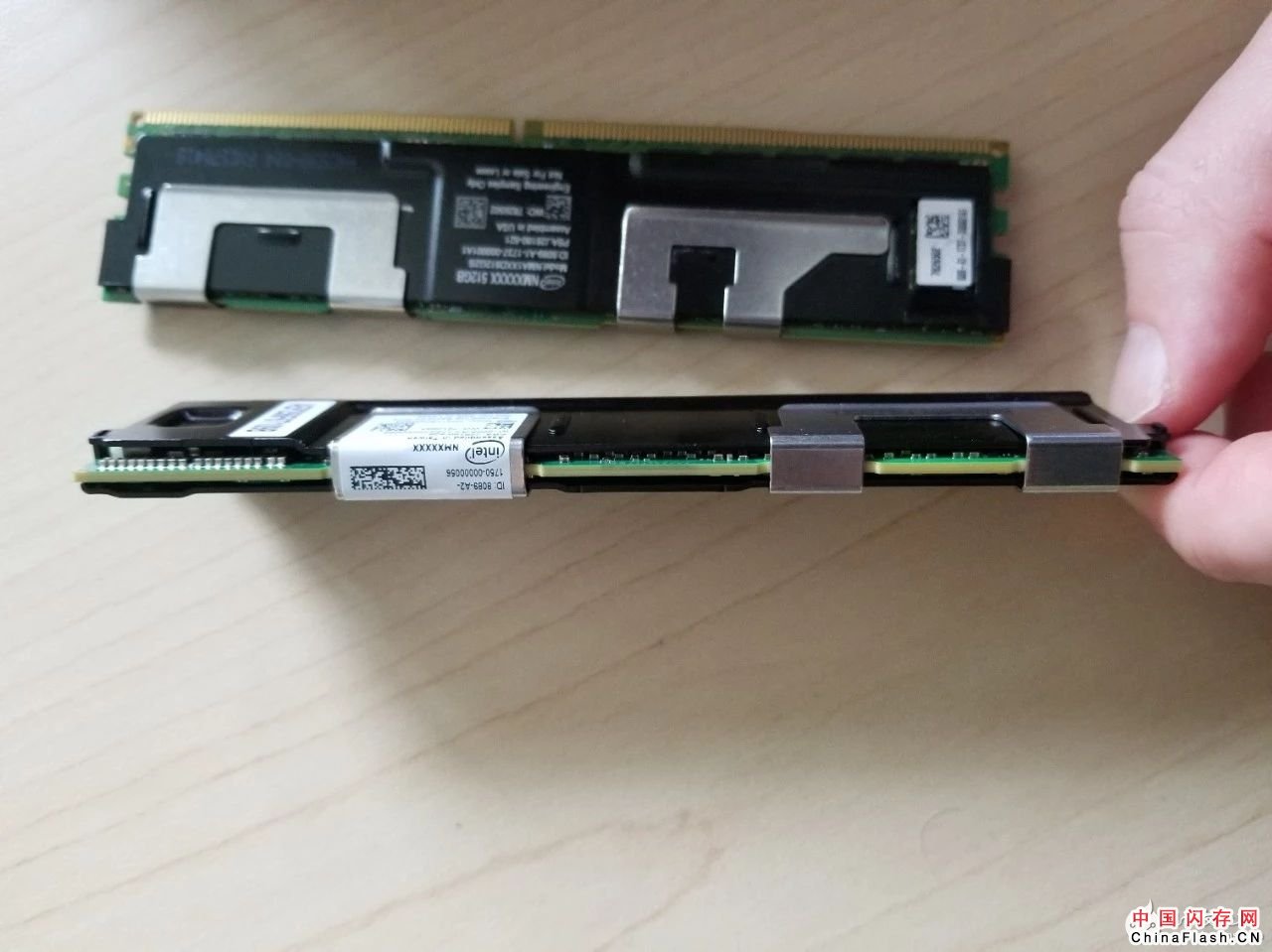 傲腾DDR4内存条：3D Xpoint技术，单条容量高达512GB 